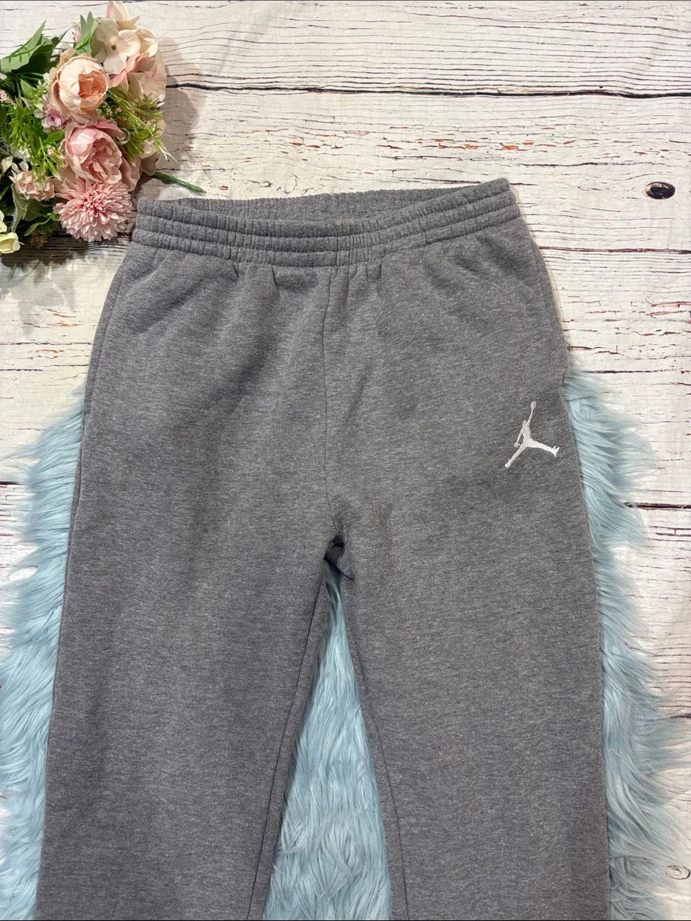 Air Jordan Nike Boys Gray High Rise Jogger Sweatpants